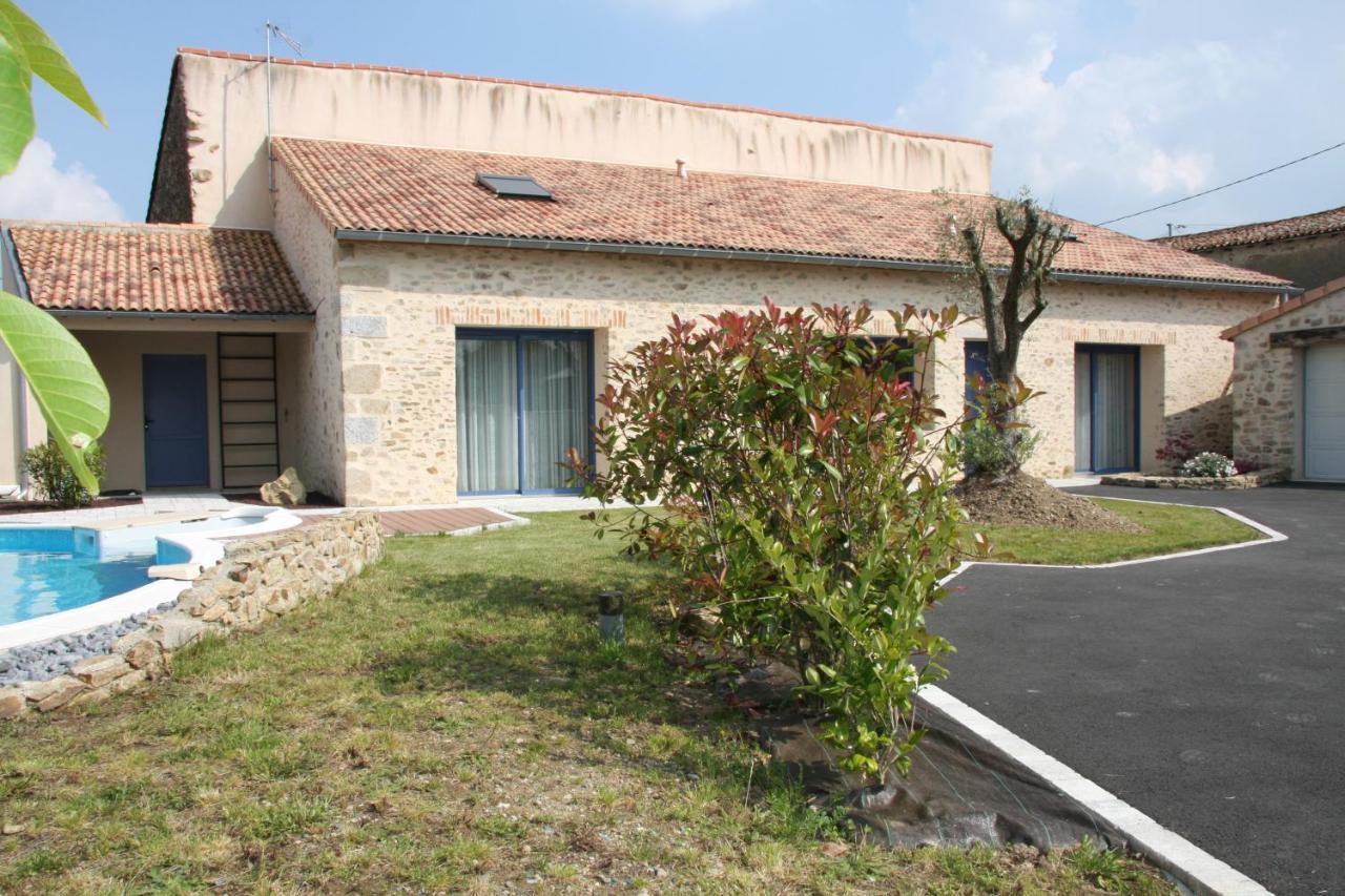 Les Pierres D'Antan Bressuire Exterior foto